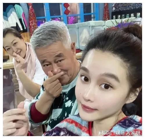 吃大瓜娱乐圈,揭秘明星幕后故事