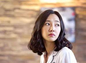 娱乐吃瓜酱女生抽烟,揭秘娱乐圈“吃瓜酱女生”的抽烟之谜