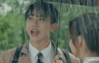 娱乐吃瓜酱爷爷淋雨,娱乐吃瓜酱背后的感人故事