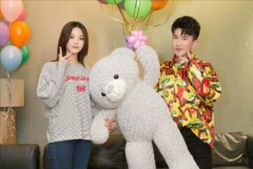 娱乐圈吃瓜主题,揭秘明星们的“吃瓜”往事