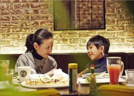 穿书全娱乐吃瓜,吃瓜群众眼中的奇幻娱乐圈