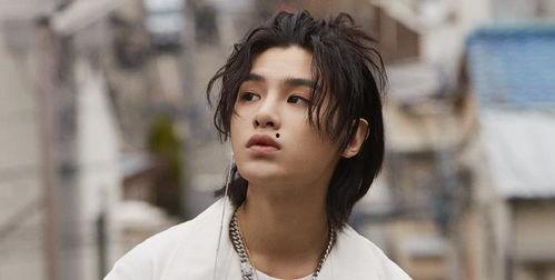 吃瓜娱乐黄明昊,吃瓜娱乐界的青春偶像